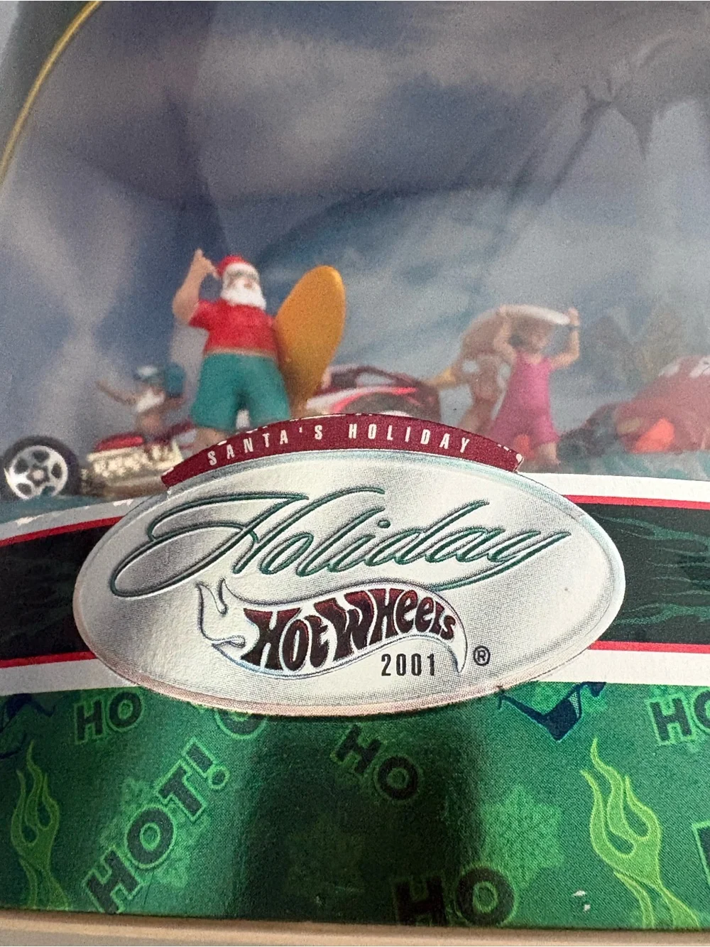 2001 Mattel Hot Wheels Holiday Series Santa Holiday Surf Crate Diorama 1:64Scale